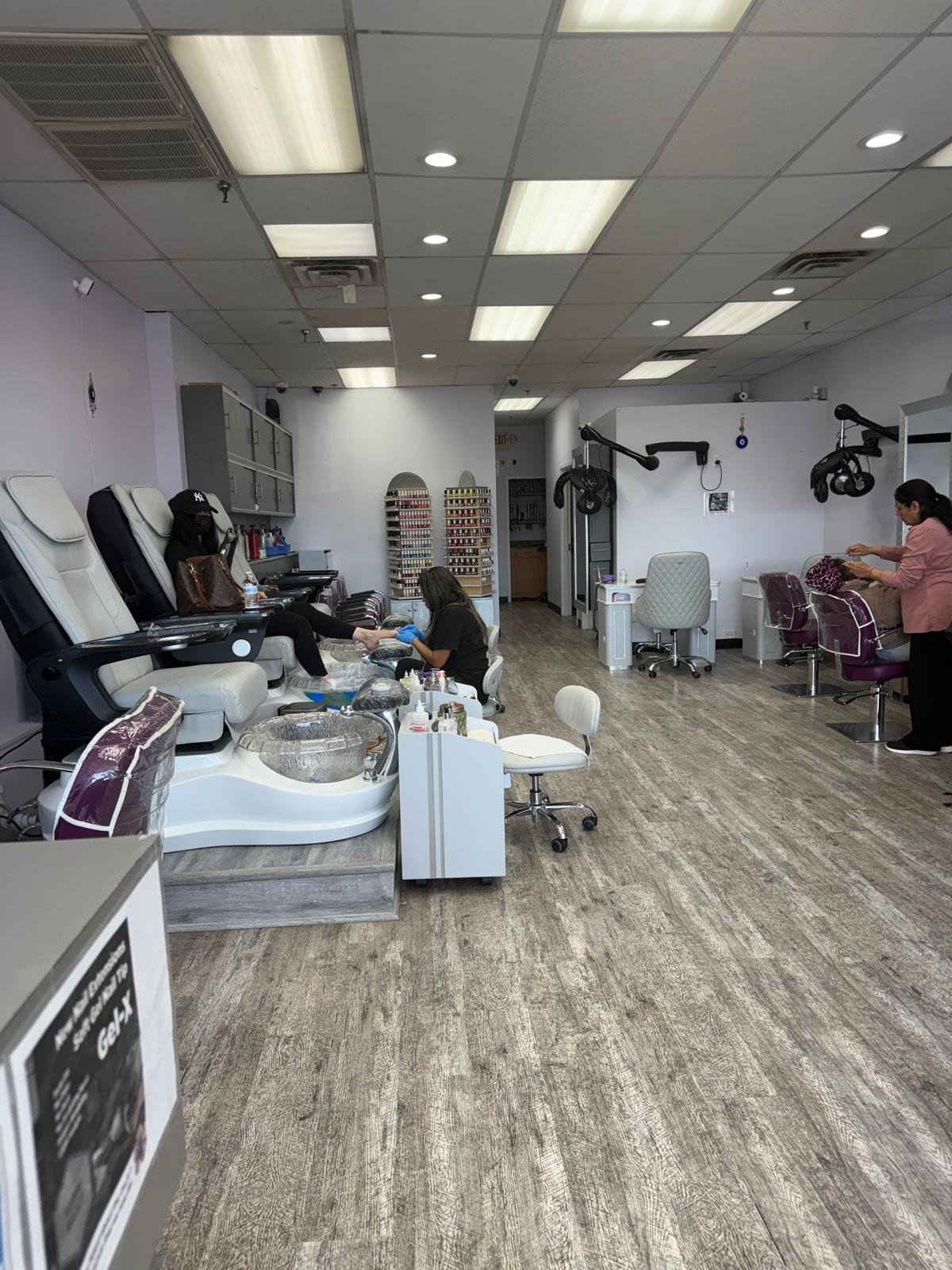 Salon stations
